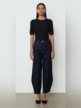 Totême Barrel Leg Denim High Rise Jeans Oversized Curved Leg Made in Italy 25